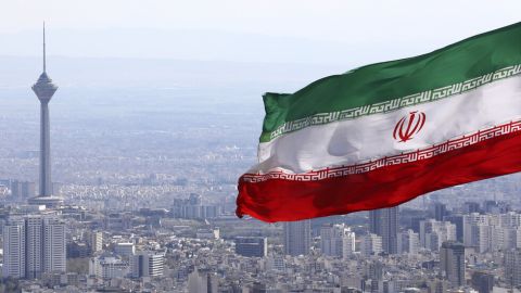 هل نشهد بداية اختراق؟ تفاهم حول أرصدة طهران المجمدة