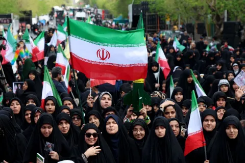 Trump considers 3-day attack on Iran nuclear facilities