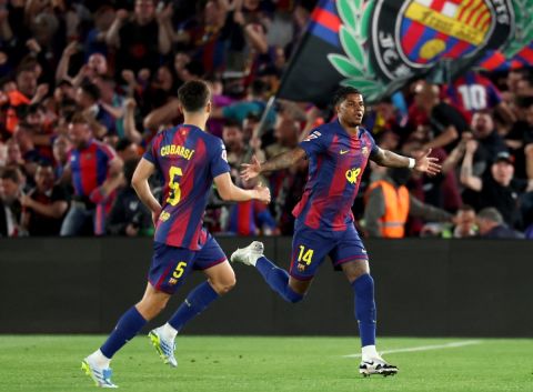 فليك يوافق على بقاء راشفورد في برشلونة واللاعب مستعد للتضحية براتبه