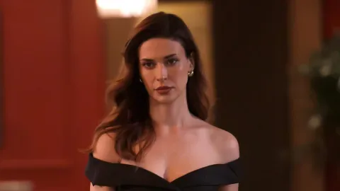 Devrim Özkan responds to “Hair Smell” controversy on Yeraltı set