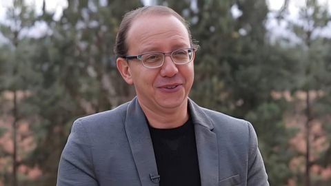 اعتقال النجم معن عبد الحق في سوريا.. وغموض يلف مصيره