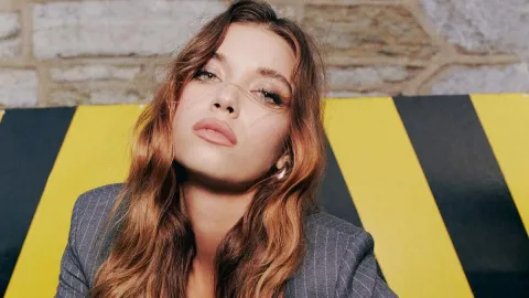 أفرا ساراتش تكشف سرّ مغادرتها مسلسل أخي خلال حفل كانيه ويست