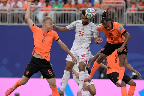 بعد الفوز على تونس... هولندا تهرب من جحيم البرازيل وتتجه نحو المغرب