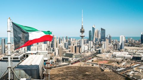 إيران تعلن استهداف قاعدة أمريكية في الكويت