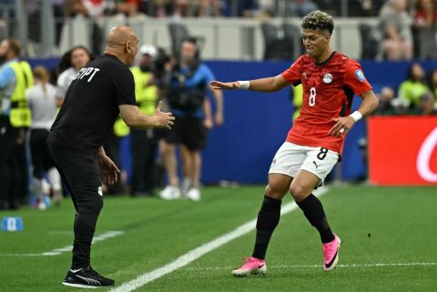 برشلونة يضع اللمسات الأخيرة لعقده مع الأهلي المصري