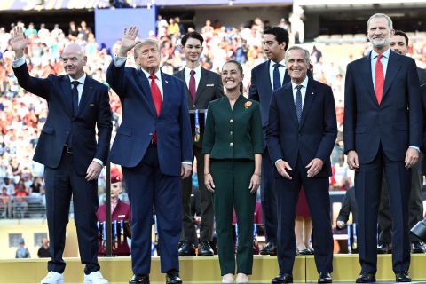 Weird face, long neck: Alien infiltrates World Cup trophy presentation ceremony!