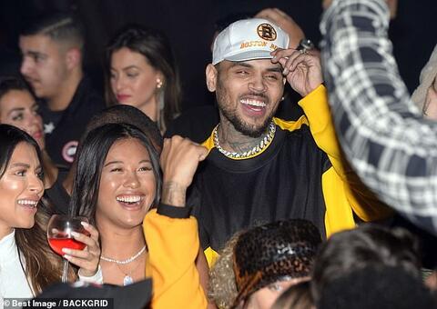 زيارة ليلية متأخرة بين أديل وكريس براون.. رومانسيات أم صداقة وترابط!