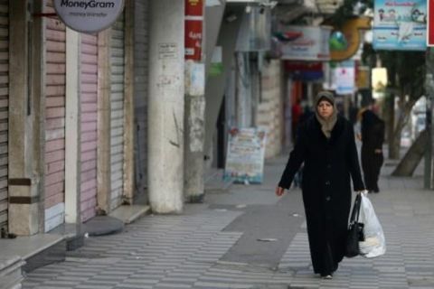 إسرائيل تمنع أي اتصال مع الأسرى الفلسطينيين ودعوات لاضراب شامل في الضفة
