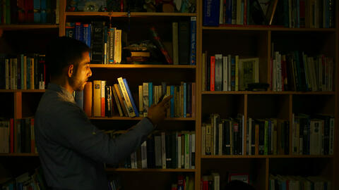 'Let’s Read': Oman Launches 'First of its Kind' Used Books Library