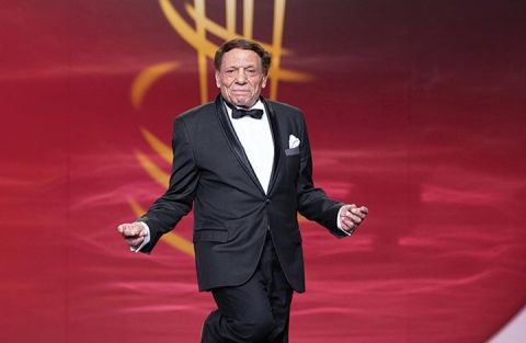 ما هي شروط عادل امام للعودة الى السينما وما علاقة مايا دياب؟!