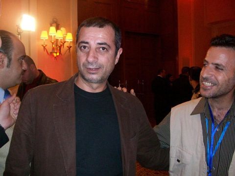 الفنان السوري أندريه سكاف مع زوجته الفنانة وابنته الجميلة!