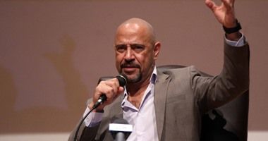 صورة أشرف عبدالباقي مع عائلته 