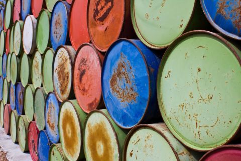 Oil prices slip slightly on China concerns