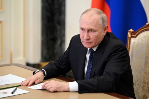Wheat prices rise on Russian warship firing at Ukraine-bound vessel