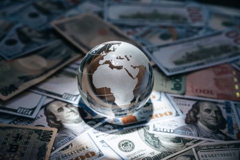 Inflation risks decoupling of global monetary policy