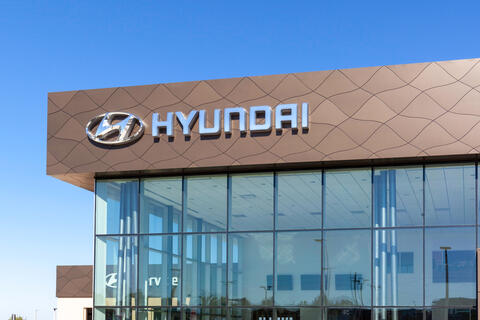 Hyundai to Develop Batteries for EVs, Hydrogen Fuel Cell Vehicles