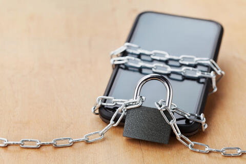 UK Watchdog Investigate Apple, Google’s Dominance of Mobile Phone Systems