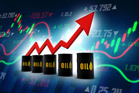 أسعار النفط تنخفض بعد مكاسب سابقة مدعومة من قرار 
