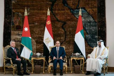 الملك عبدالله الثاني والسيسي وبن زايد يؤكدون ضرورة وقف إسرائيل إجراءات تقويض فرص السلام