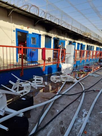 أسرى فلسطينيون يضرمون النار في سجنين اسرائيليين ردا على حملة التنكيل ضدهم