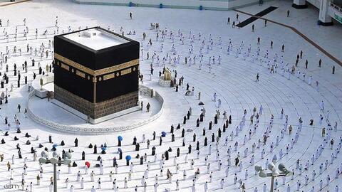 السعودية تبدأ استقبال طلبات العمرة من مختلف دول العالم