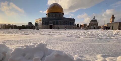 ثلوج تكسو الاردن ولبنان وسوريا وفلسطين، والهطول يتجدد ليلا (صور)