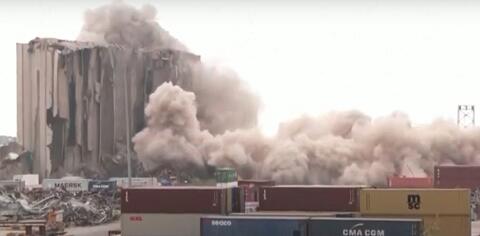 انهيارات جديدة بصوامع مرفأ بيروت في الذكرى الثانية للانفجار (فيديو)