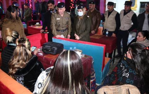 حملة على ملاهي بغداد بعد فيديو الطفل والراقصة (صور)