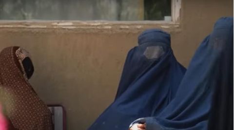طالبان تفرق بالقوة تظاهرة نسائية ضد اغلاق صالونات التجميل في افغانستان