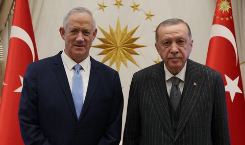 غانتس يبحث مع إردوغان طرد حماس من تركيا
