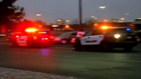 مقتل شخص على الأقل بإطلاق نار في مركز تجاري في أمريكا 