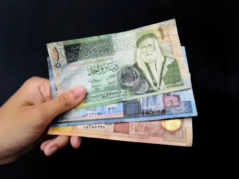 صناعة الألبسة في الأردن تعاني من نزيف الخسائر