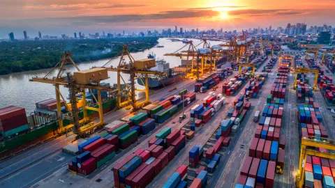 صادرات الصين المقومة باليوان تسجل ارتفاعاً بنسبة 38.7% خلال الربع الأول من 2021