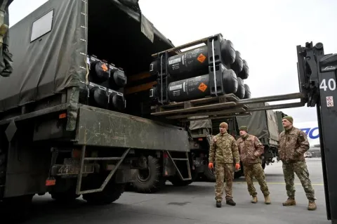 Ukraine Military Use Modern Weapons to Hold off Eastern Assault