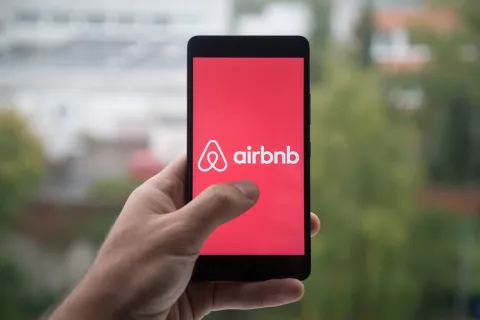 Airbnb Quits China Business Over Zero-COVID Policy