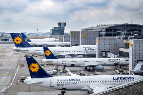Lufthansa Pilots Call Off Strike After Reaching Wage Deal