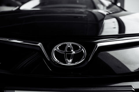 Toyota Celebrates Outstanding Performance at Dakar 2021